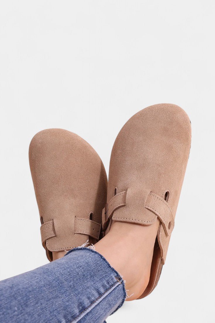 Tia™ Robust Suede Clogs